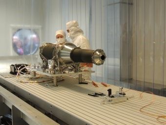 Lo strumento Metis nei laboratori di Thales Alenia Space a Torino, prima della partenza alla volta della sede di Airbus Defence & Space nel Regno Unito.
