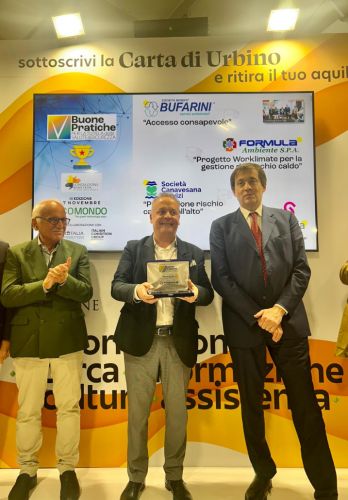 Da sinistra il Direttore della Fondazione Rubens Triva Giuseppe Murazzi: il Vicepresidente del Consorzio CFA Massimiliano Mazzotti: il Presidente di Utilitalia Filippo Brandolini