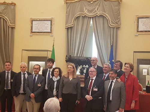 Foto di gruppo alla fine dei lavori del convegno