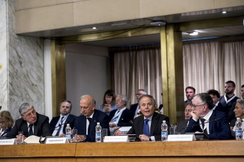 I ministri Marco Bussetti (Miur), Enzo Moavero Milanesi (Maeci) con il presidente Massimo Inguscio