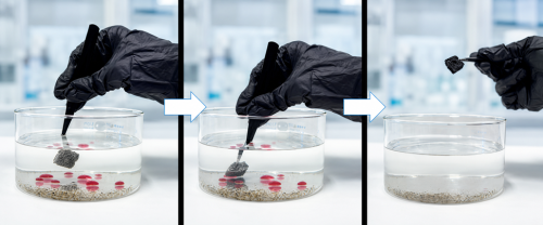 Spugne superidrofobiche da scarti di sughero per depurare l'acqua: sequenza della separazione selettiva