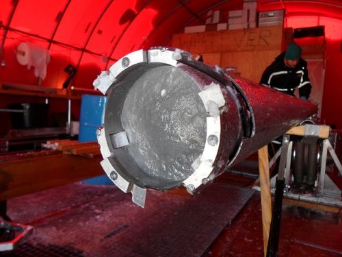The NEEM ice core extracted in northwestern Greenland (credits: Antje Fitzner)