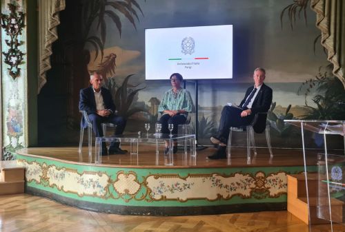 Da sinistra, Antoine Petit (Presidente CNRS), Maria Chiara Carrozza (Presidente Cnr),  Chris Bowler (Presidente Stazione zoologica A. Dohrn)