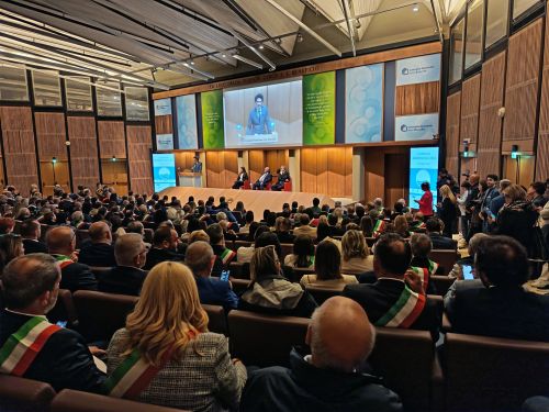 Momento della consegna delle Bandiere Blu 2026