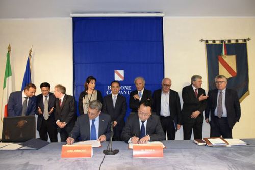 La firma dell'accordo