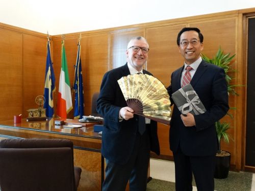 10 aprile 2018:  il presidente Inguscio con il vicepresidente dell'Accademia delle Scienze Cinese Zhang Jie