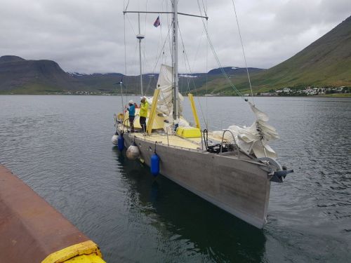 La barca a vale Nanuq impegnata nella spedizione Polarquest2018