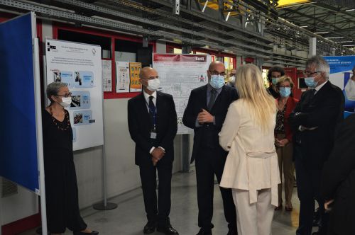 Un momento della presentazione della beamline LISA all'ambasciatrice Castaldo