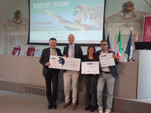 Il team dello spin-off Clepio Biotech, che ha ricevuto il primo premio di 5000 euro