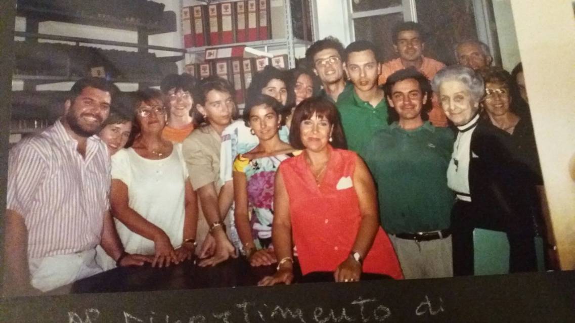 Rita Levi Montalcini con i giovani ricercatori