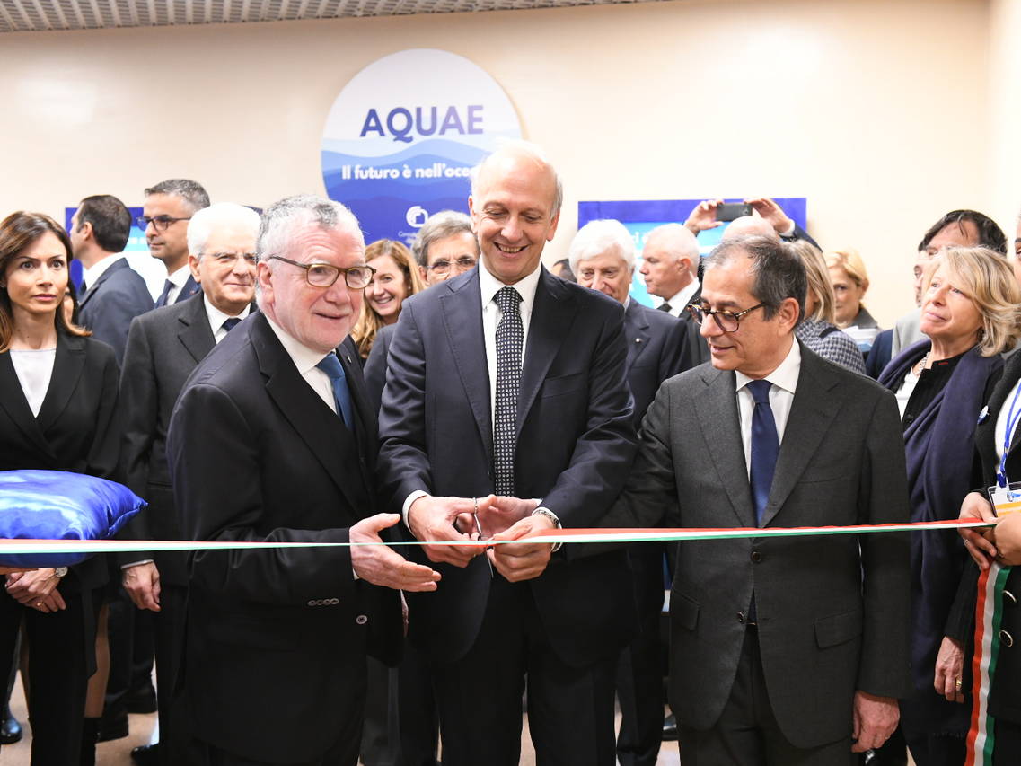 Il presidente Inguscio e i ministri Bussetti e Tria inaugurano la mostra'Aquae. Il futuro è nell'oceano' (credits: Vittorio Tulli / Cnr)