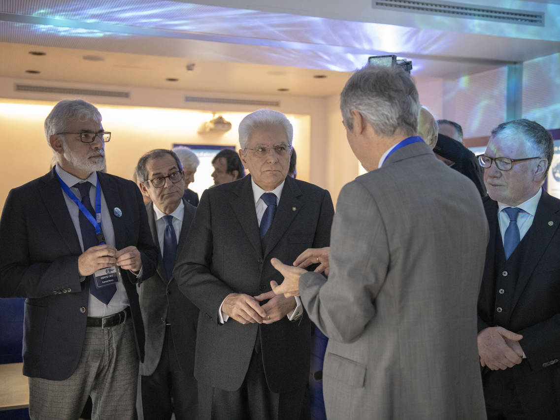 Il ministro dell'Economia e delle Finanze Giovanni Tria con il presidente della Repubblica Sergio Mattarella e Massimo Inguscio presidente del Cnr (credits: Vittorio Tulli / Cnr)